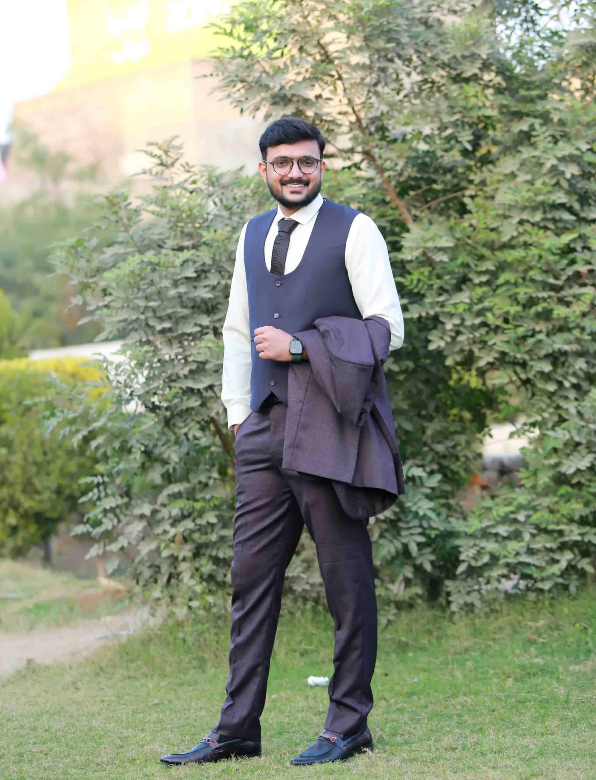 Hamza Iqbal about image